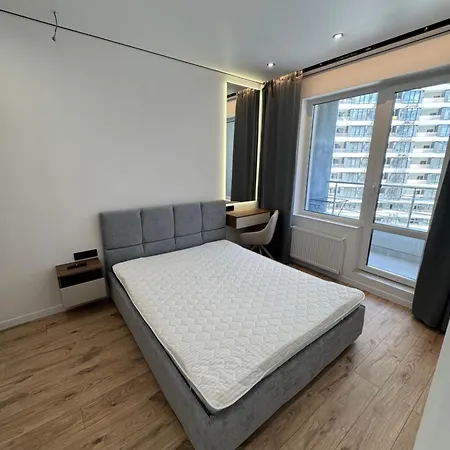 Sky Terrace Apartmens 3-90 Odesa